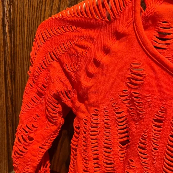 ALO Yoga Red Long Sleeve Top - Picture 2 of 2